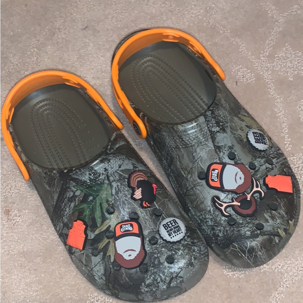 luke combs crocs